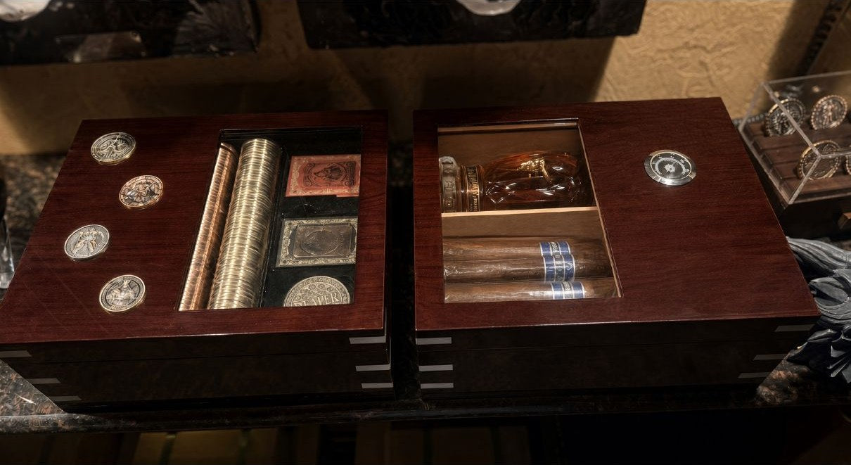The closed presentation case on display