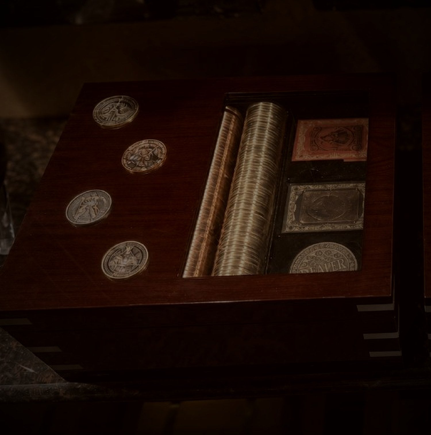 The closed presentation case